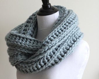 Winter scarf, Soft infinity scarf in blue grey, hand knit winter scarf, circle scarf, warm and cozy, knit scarf, chunky winter cowl
