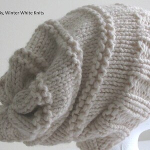 Hand-knit hat, Winter knit hat, Knit slouchy hat, Slouch hat, Knit hat, Slouchy Beanie Toque, unisex knit hat, knit wool and acrylic hat