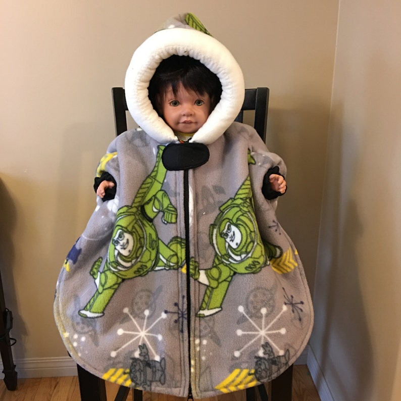 Buzz Light Year Child Car Seat Poncho Size Large