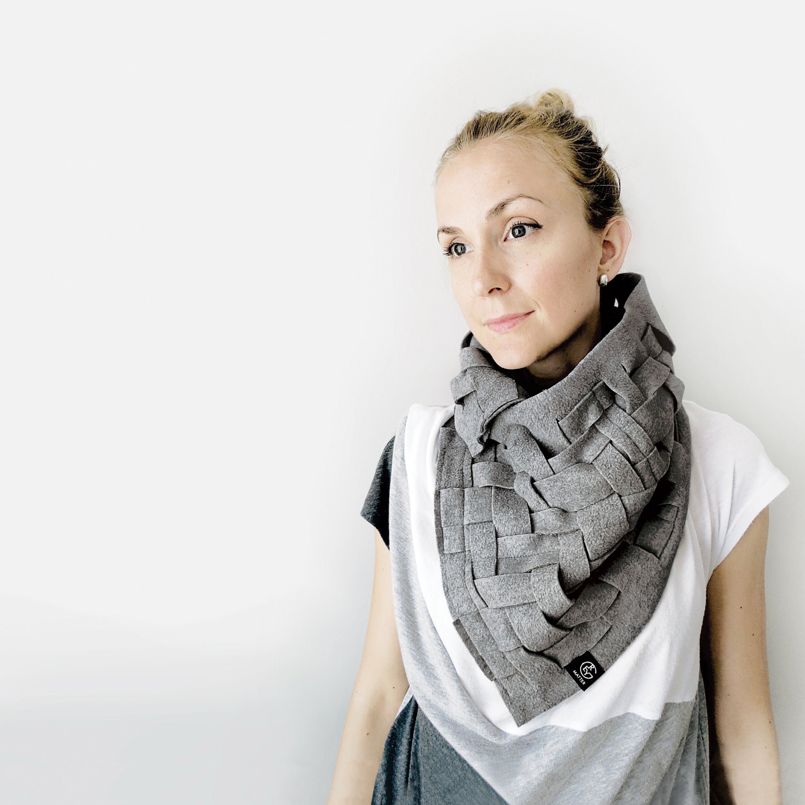 Womens grey scarves Outlet