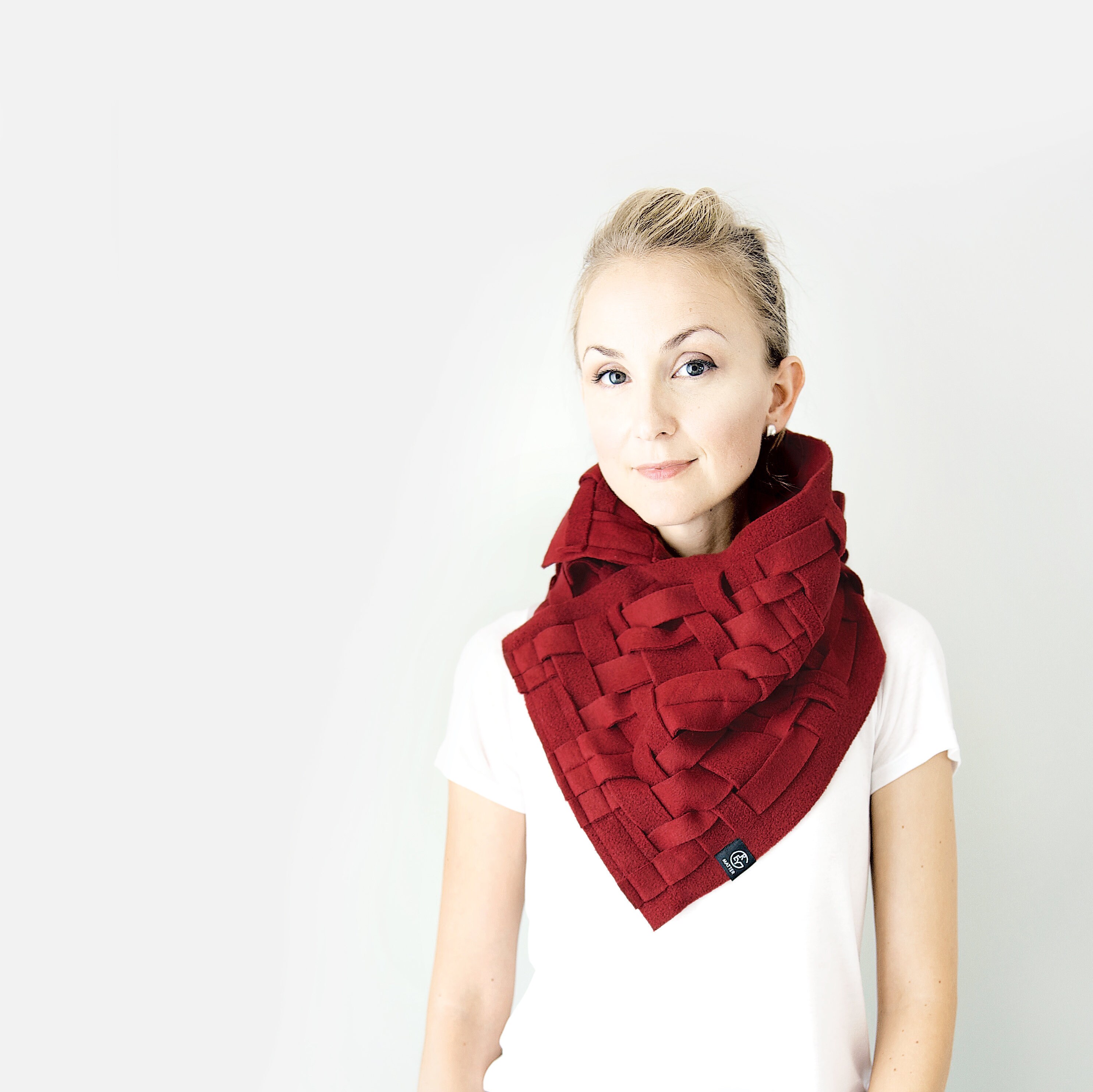 Autumn Winds Neck Warmer / DROPS 242-9 - Free knitting