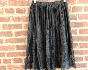 Chic Floral Lace Skirt Black Color