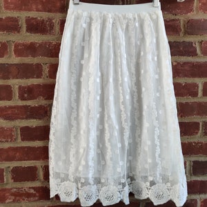 Retro Style Elegant Lace Skirt with Crochet Lace Hem White Color