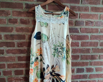 Light Weight Retro Style Floral Dress with Detailed Crochet Lace Rims One Size