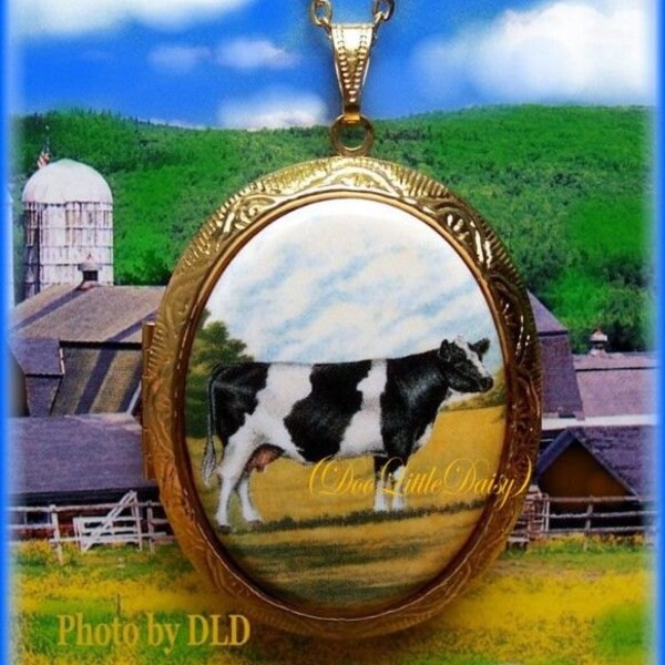 COWS Porcelain Black & White Holstein COW Cameo Costume Jewelry Goldtone Locket Pendant Necklace for Photos with 24 inch Chain for Photos