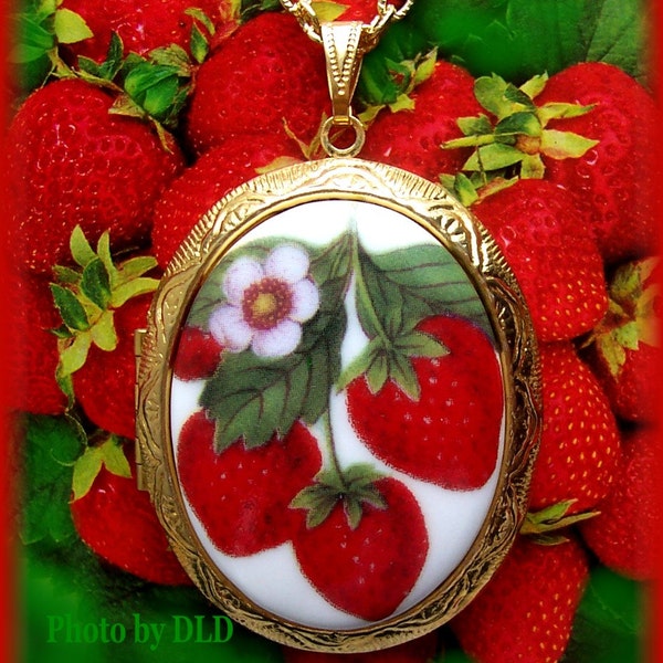 LUSCIOUS RED STRAWBERRIES Strawberry Porcelain Cameo with White Flowers Cameos Goldtone Locket Jewelry Pendant Necklace with 24 inch Chain