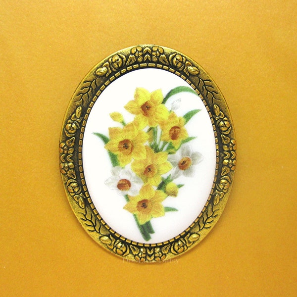 Beautiful New Porcelain Cameo YELLOW Daffodils Flowers Bouquet on an Antiqued Goldtone Pin/Brooch for Christmas or Birthday Mothers Day Gift