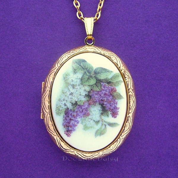 Large Porcelain Purple and White LILACS LILAC Bouquet Cameo Costume Jewelry Goldtone Locket Pendant Necklace Cameo w/ 24 Inch Chain Gift