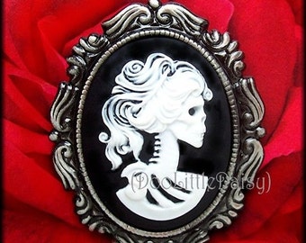 Gothic Lady Skull Goth Emo Lolita Sketeton Zombie Dead Halloween Punk Antiqued Silvertone Gunmetal Cameo Pin Brooch Pendant Costume Jewelry