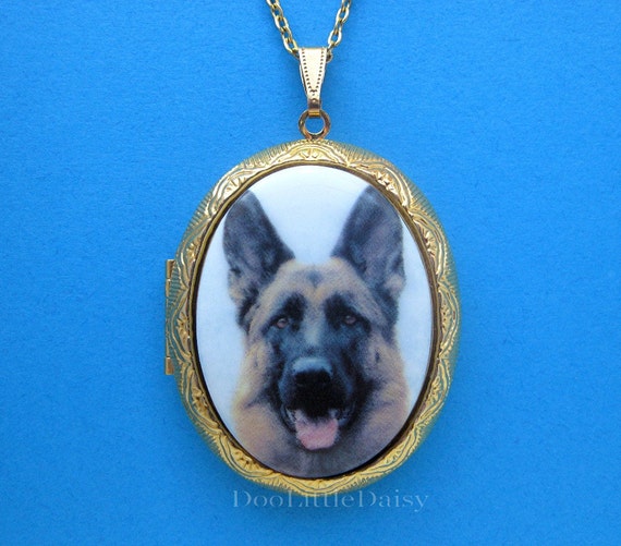 Dogs Porcelain German Shepherd /& Puppy DOG Cameo Costume Jewelry Goldtone Locket Pendant Necklace Cameos w 24 Inch Chain for Christmas Gift