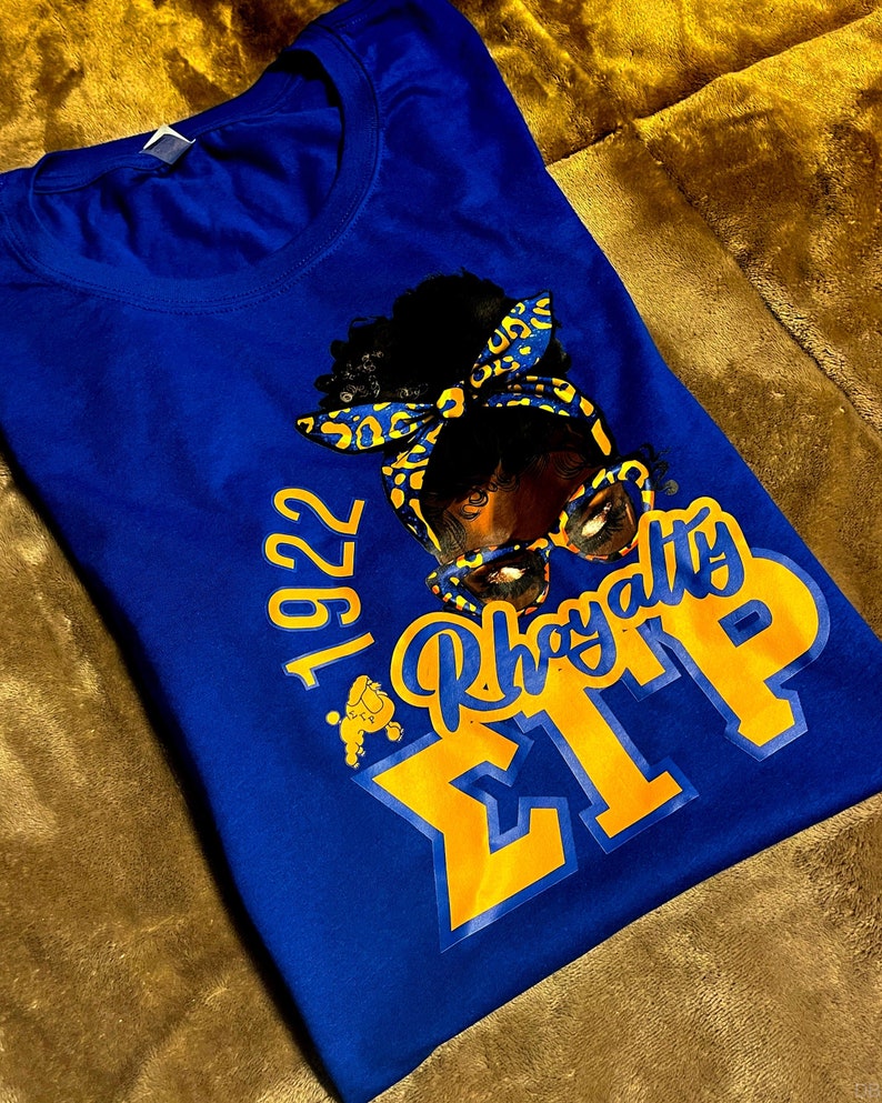 Sigma Gamma Rho Tshirt Bundle - Mz. Rhoyalty afbeelding 2