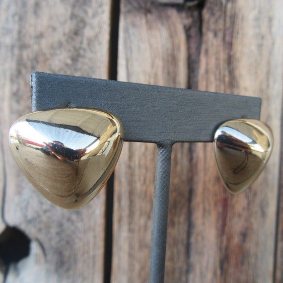 90s Simple Gold Tone Triangle Button Earrings | B… - image 1