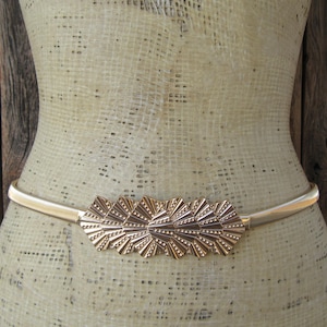 1990s Gold Metal Stretch Belt | 80s 90s Ring Art Deco Revival Gold Tone Metal Skinny Slinky Belt | 28 to 36