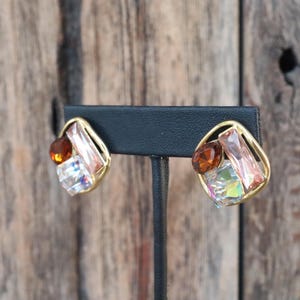 90-tals guldfärgade orange och rosa strassörhängen | Rock Candy Bejeweled modernistiska geometriska uttalandeörhängen | Cocktailörhängen