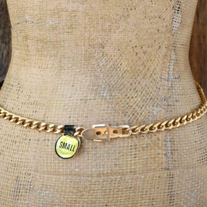 70s 80s Lightweight Gold Chain Belt | Metal Statement Belt |  Metal Ring Belt | Fits 27 28