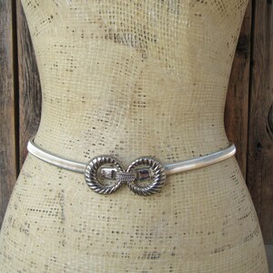 1990s Silver Metal Stretch Belt | 80s 90s Ring Circle Buckle  display picture 1