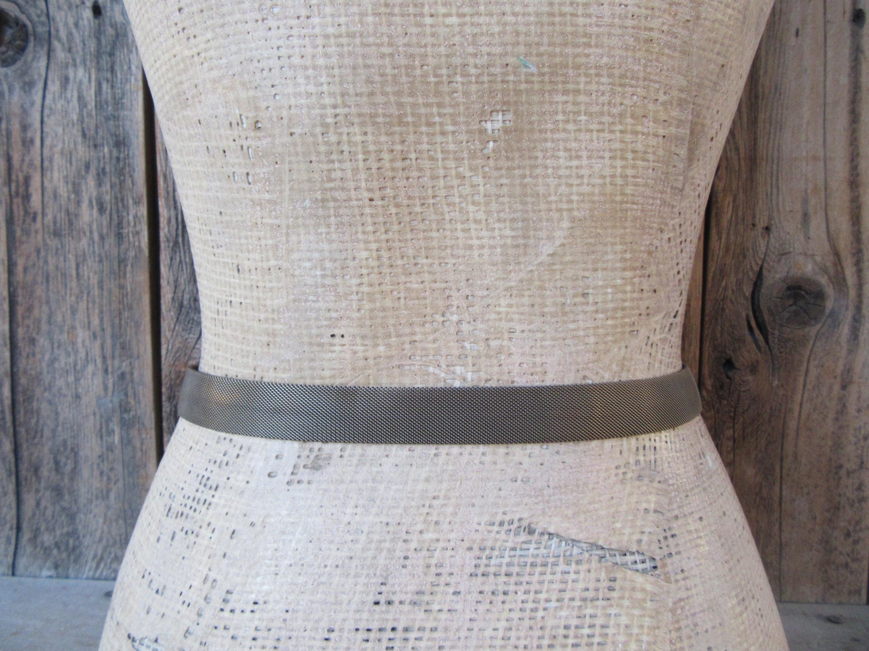 90s Antique Gold Tone Metal Mesh Trouser Belt | Gold Tone  display picture 2