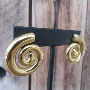 90s Gold Tone Earrings | Modernist Chunky Art Deco Revival Curlicue Statement Swirl Earrings | Geo Geometric Snail Circle Earrings