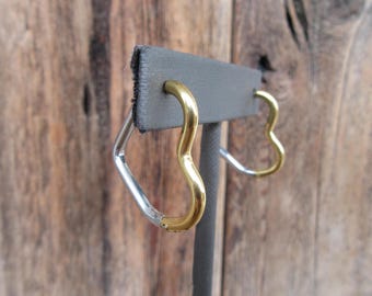 Jaren 90 gemengde metalen zilveren en gouden hartringen | Tweekleurige zilver- en goudkleurige hartvormige oorbellen