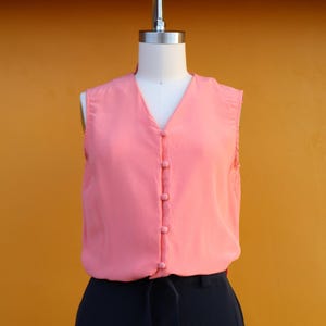 90s Button Front Coral Salmon Pink 100% Silk Sleeveless Blouse | Vest Tunic Top Shirt | S