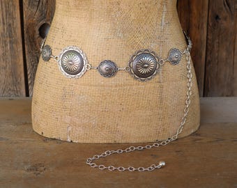 PLUS SIZE 80s 90s Metal Round Concho Belt | Faux Silver Southwest Cowgirl Cowboy | Silver Tone Chain Belt | Metal Waist Belt | Fits 30 to 47