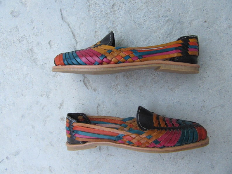 1990s Woven Leather Flats Shoes 90s 1980s 80s BLack Multicolor Leather Huaraches Size 9 EURO 40