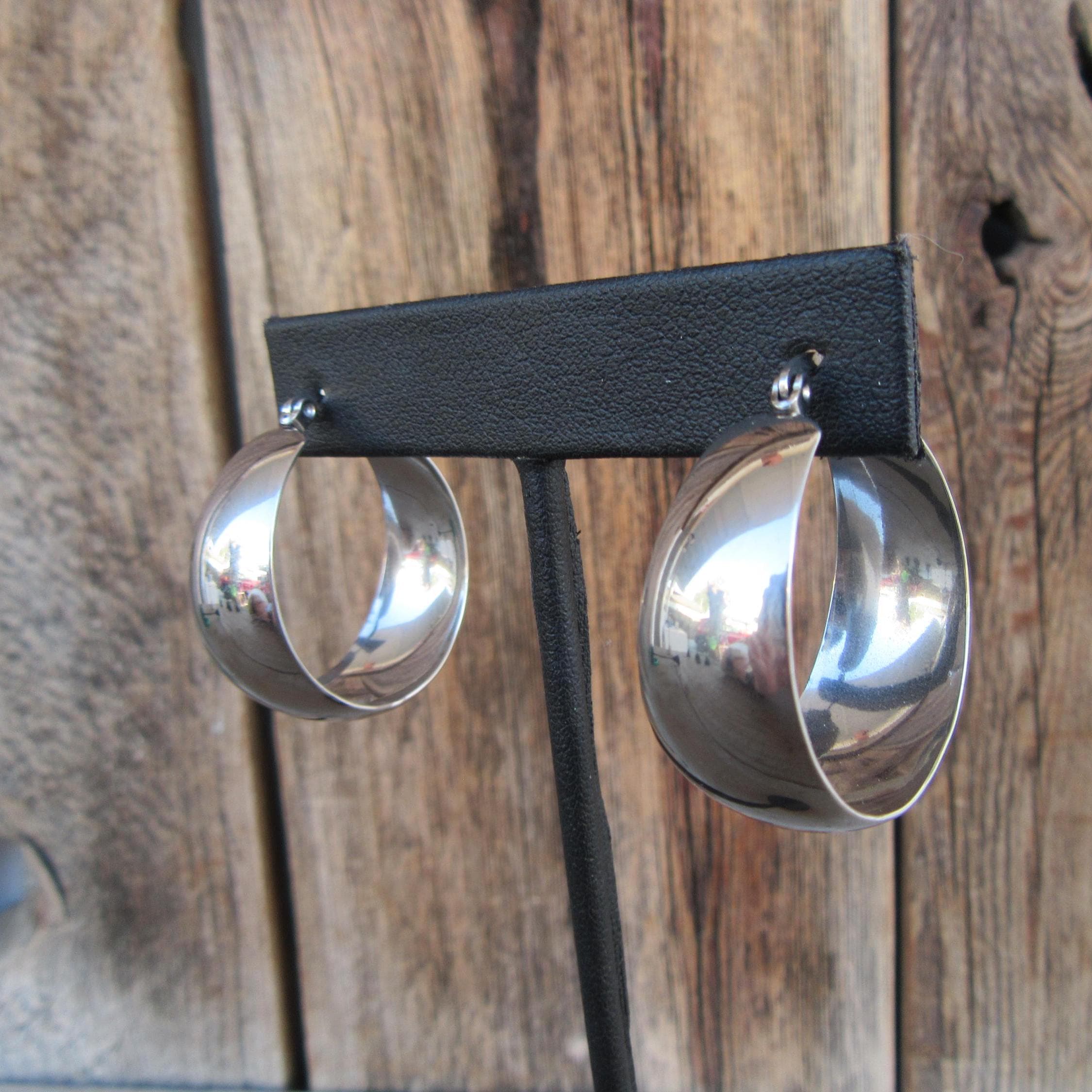 90s Earrings | Chunky Silver Tone Hoop Earrings | Chunky Thick Hoop Earrings  |  Medium Size Hoop Earrings | Lever Back Hoops