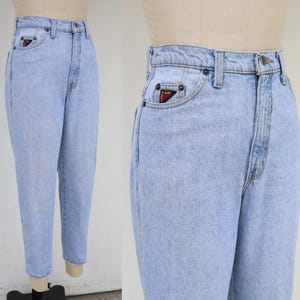Jean mom fuselé en denim à taille haute des années 90 | Pantalon 5 poches taille haute en jean | 27 Tour de taille