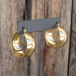 90s Earrings | Chunky Gold Tone Hoop Earrings | Chunky Thick Hoop Earrings  |  Medium Size Hoop Earrings | Lever Back Hoops