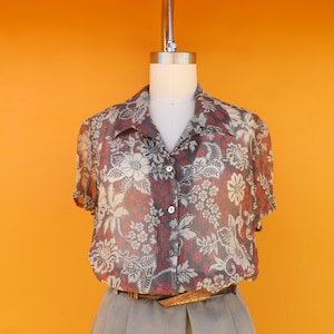90s Fluted Floral Silk Button Down Front Blouse | Crinkled Flower Print Button Up Top | Officecore Business Casual Minimalist Shirt |  M