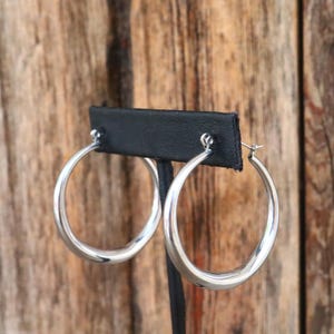 90s Earrings | Silver Tone Hoop Earrings | Chunky Thick Hoop Earrings  |  Medium Size Hollow Hoop Earrings | Lever Back Hoops