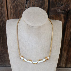 70s 80s Gold Tone Thick Gold Tone and White Resin Bib Necklace | Chunky Snake Chain Choker
