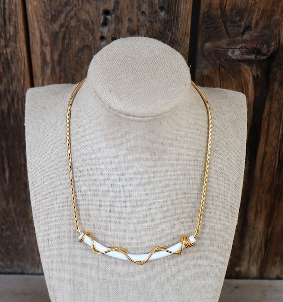 70s 80s Gold Tone Thick Gold Tone and White Resin Bib Necklace