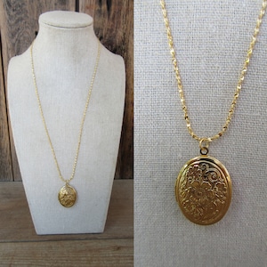 80s 90s Gold Tone Chain Necklace with Locket Pendant | Vintage Locket Necklace | Picture Frame Oval Necklace | 20" Chain