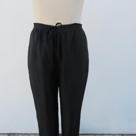 Pantalon noir a enfiler entierement en soie TAILLES 90 Pantalon Mom Easy a taille elastique avec cordon de serrage Pantalon de garde robe capsule minimaliste minimal 37 a 41 ans Etsy France