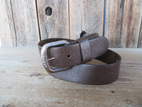 LEVIS 90s Pebbled Dark Brown Leather Belt | Simpl… - image 3