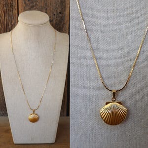 Jaren 80 90 Schaal medaillon | Resort chique goudkleurige bedelketting met schelp