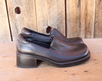 90s Brown Leather Chunky BLock Heel Ankle Boots | Grunge Buckle BOots Loafers Shoes | Size 8