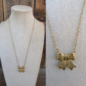 90s Y2K Gold Tone Bow Necklace | 18-1/2&quot; Dainty Minimal Minimalist Bow Pendant