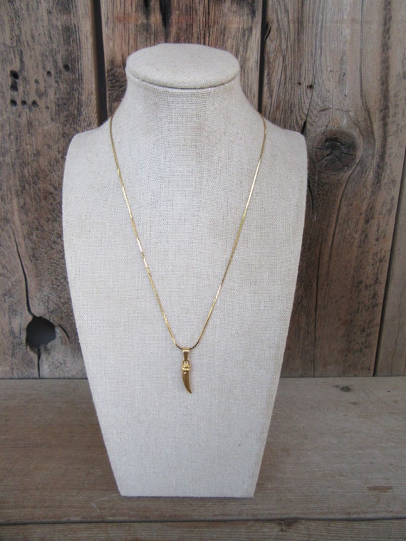 80s 90s Dainty Gold Chain Sharks Tooth Necklace |… - image 2