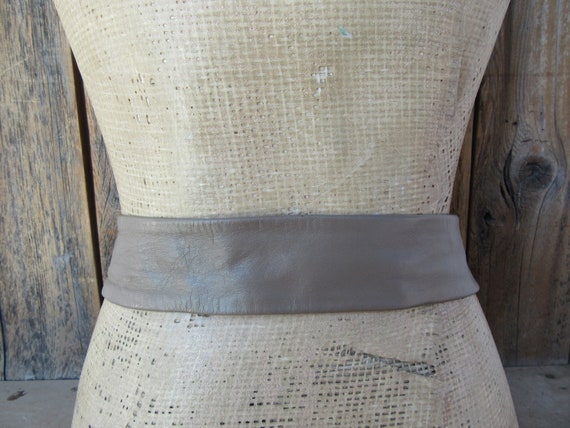 80s Taupe Leather Tie Waist Belt | Wide Statement… - image 2