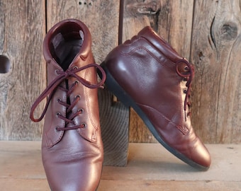 1990s Burgundy Leather Ankle Granny Boots | Flats Shoes | Size 7.5