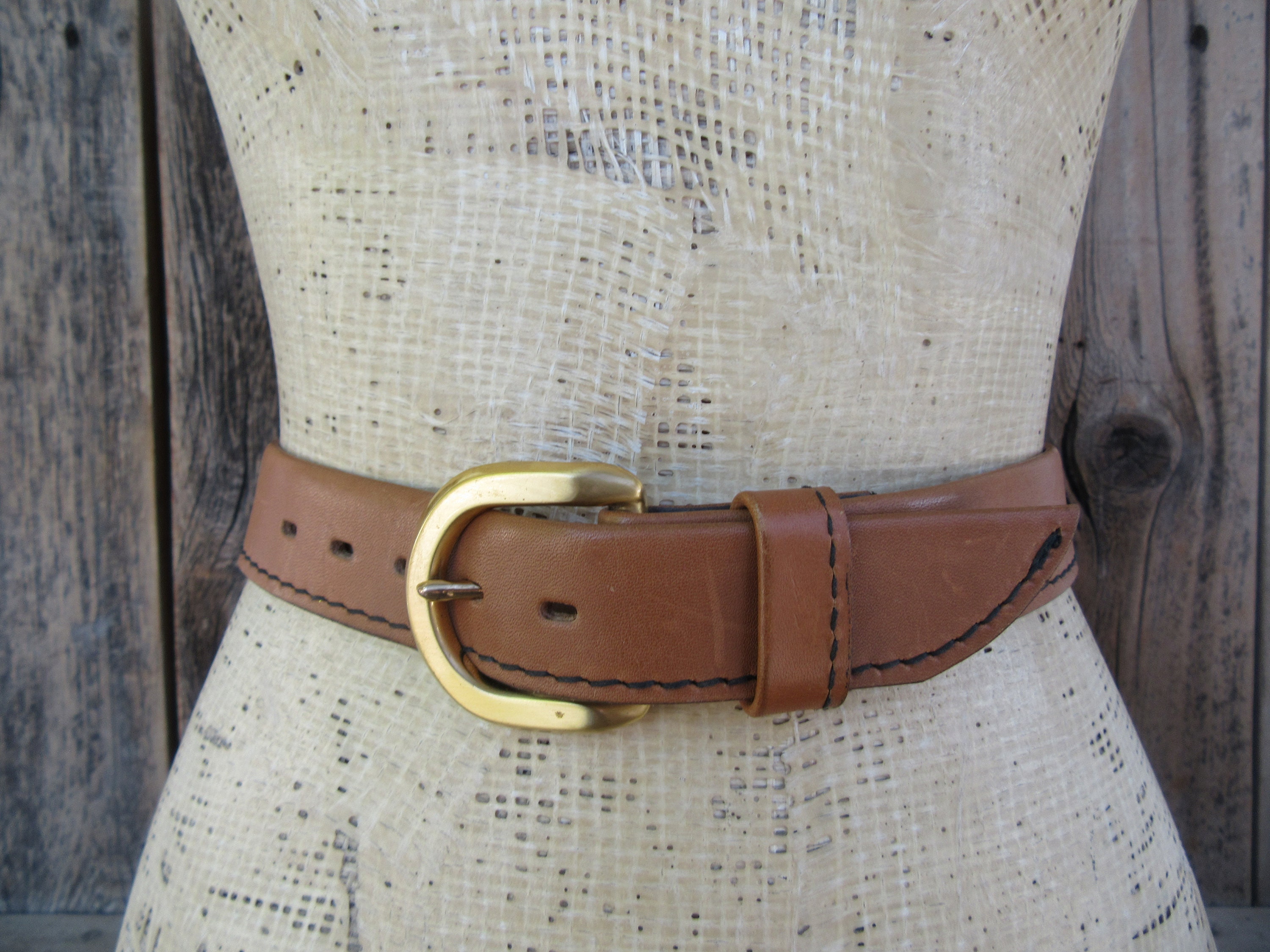 Genuine waxed saddle leather Wide belt Wood buckle Light Camel brown VTG Woven Waxed Saddle Leather Belt 32 Mens Brown Solid Brass  main image 4