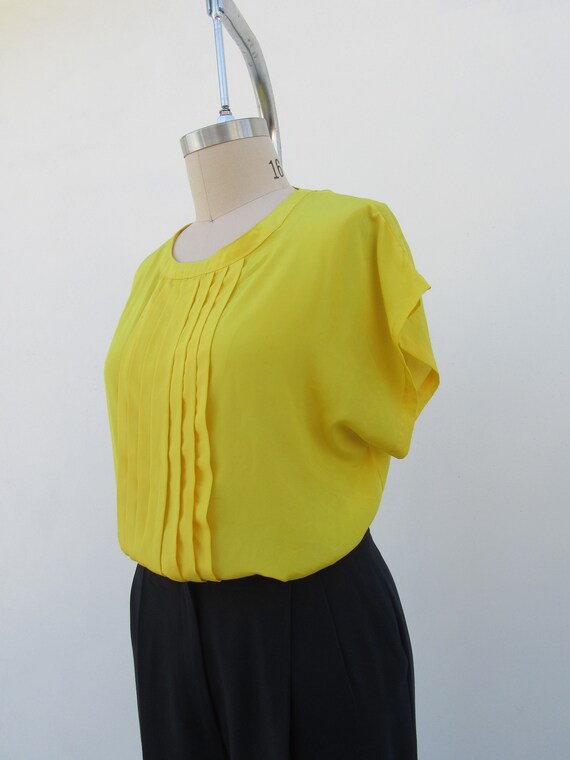 PLUS SIZE 80s Yellow Silky Pintuck Short Sleeve B… - image 5