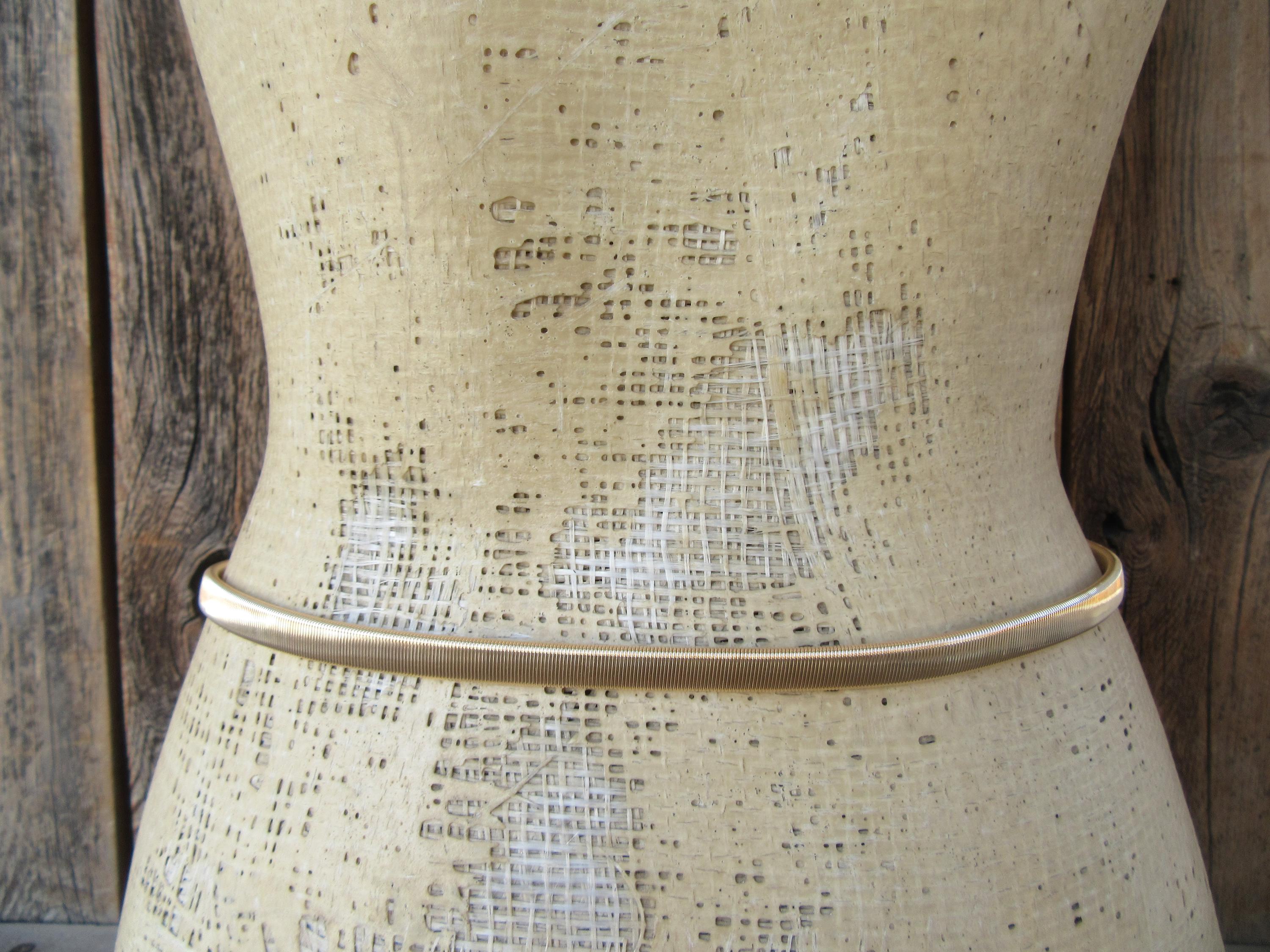 Vintage 1990’s Paris Accessories metallic gold disc stretch belt NEW 1990s Gold Metal Stretch Belt | 80s 90s Gold Tone Buckle  main image 2
