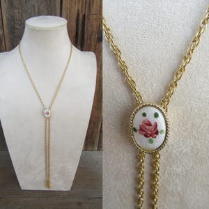 70s 80s Cloisonne Floral Long Lariat Flower Slider Necklace | Cottagecore Bolo Chain Necklace | Gold Tone Chain Floral Bolo Necklace