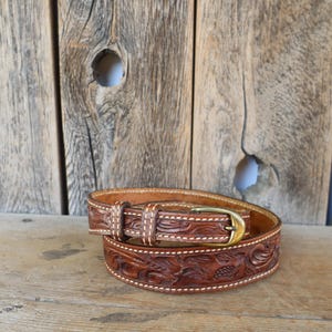 80s Skinny Brown Hand Tooled Leather Belt | 70s Brown Leather Western Belt | 27.5 to 30.5
