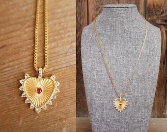 90s Gold Tone Chunky Red Rhinestone Bejeweled Heart 18" Chain Necklace