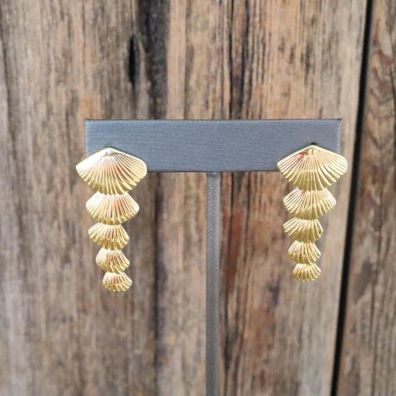 90s Resortcore Stacked Shell Statement Earrings |… - image 2