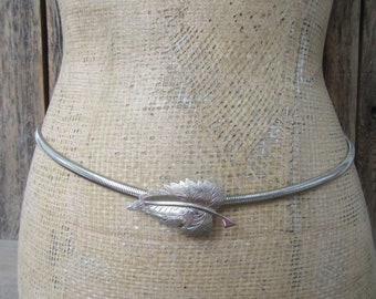 Vintage Slinky Silver 80’s Waist Belt Size 26 1990s Silver Metal Bow Tie Stretch Belt | 80s 90s Bow Buckle  main image 2